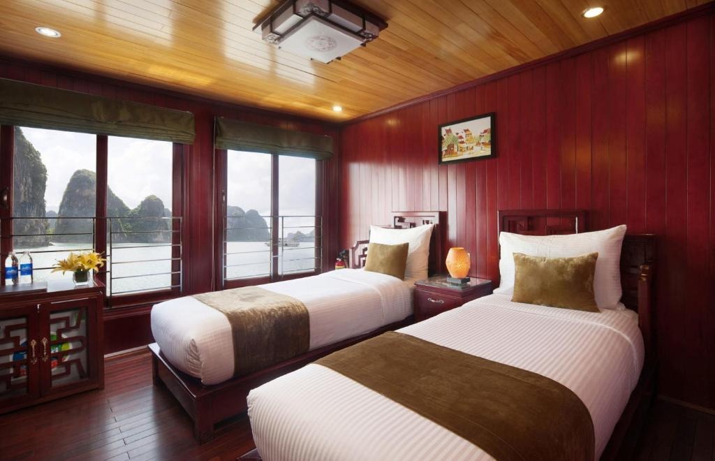 Royal Palace Cruise 4