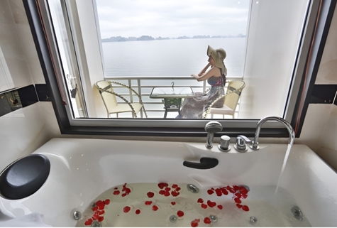 Crown Legend Cruise bathroom