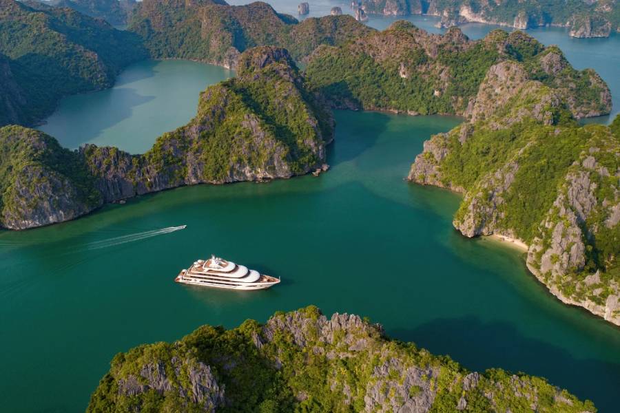 Geography and attractions Lan Ha Bay